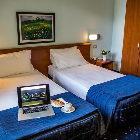 Hotel Glis San Mauro Torinese Bagian luar foto