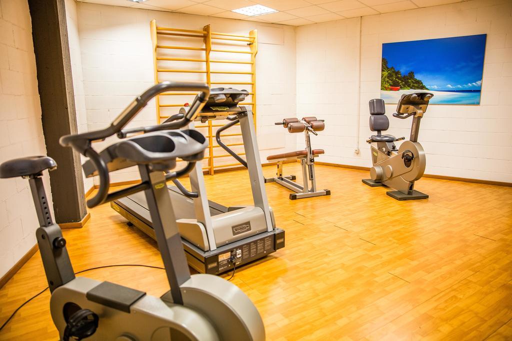 Hotel Glis San Mauro Torinese Bagian luar foto