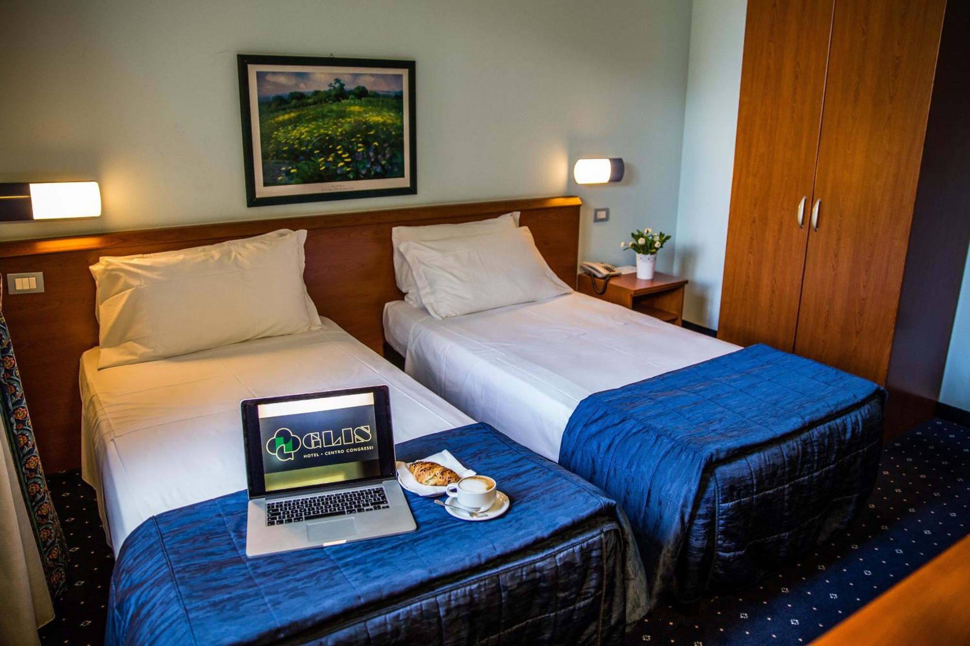 Hotel Glis San Mauro Torinese Bagian luar foto