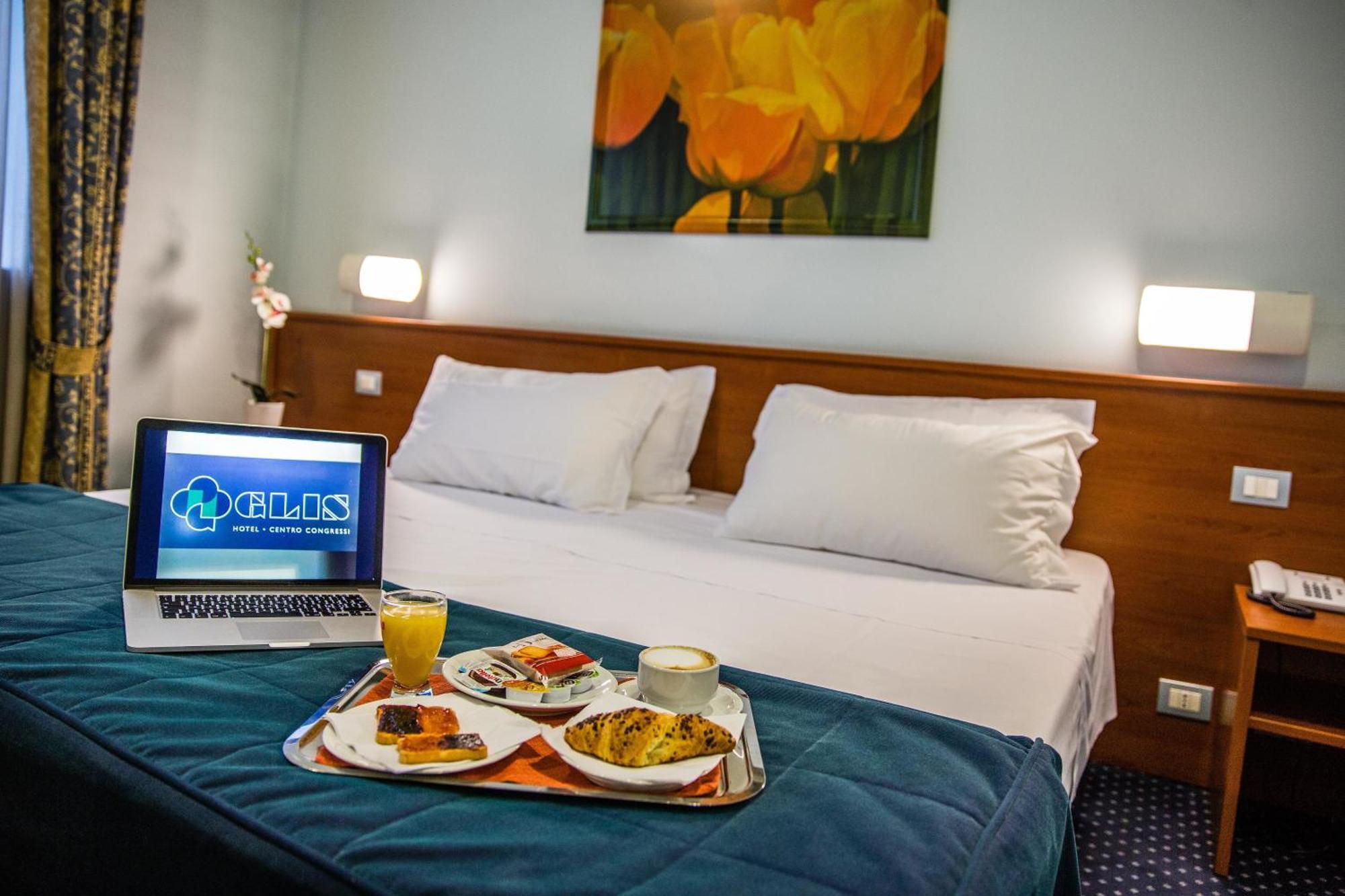 Hotel Glis San Mauro Torinese Bagian luar foto