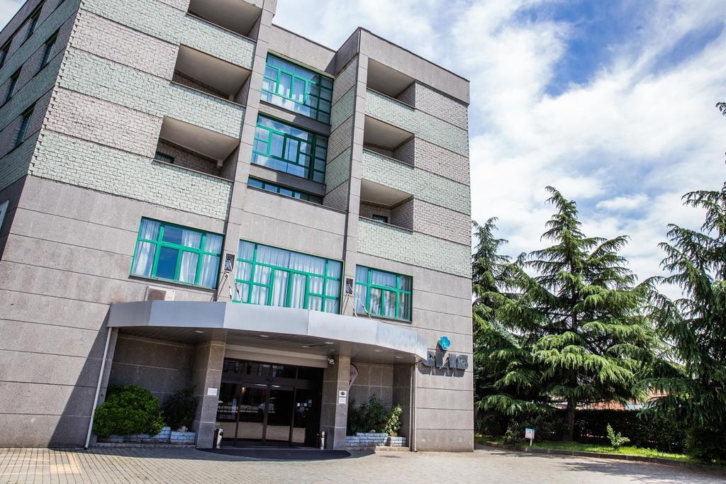 Hotel Glis San Mauro Torinese Bagian luar foto