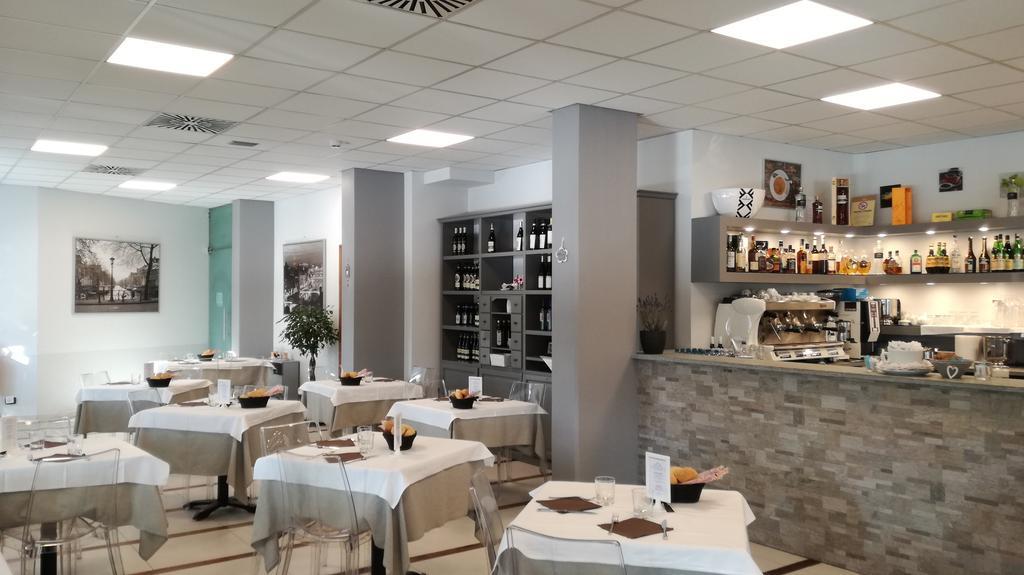 Hotel Glis San Mauro Torinese Bagian luar foto