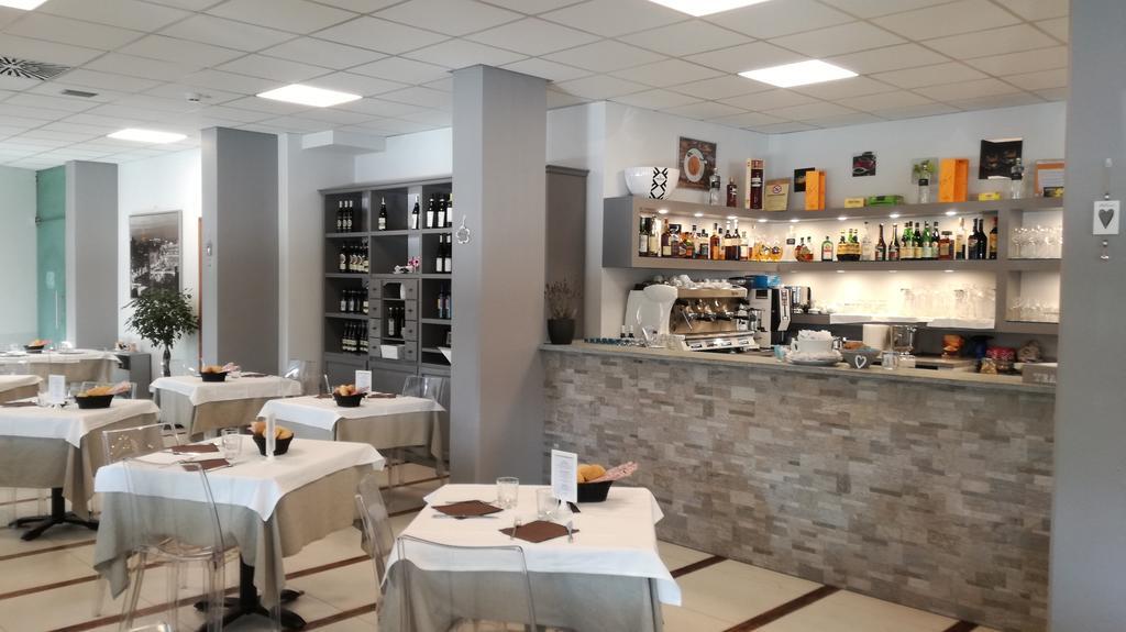Hotel Glis San Mauro Torinese Bagian luar foto
