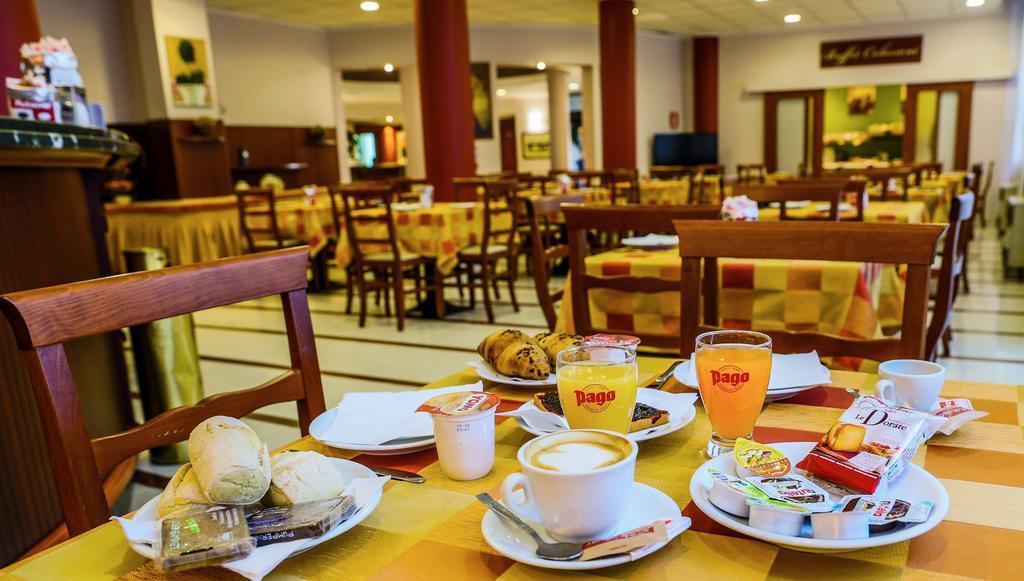 Hotel Glis San Mauro Torinese Bagian luar foto