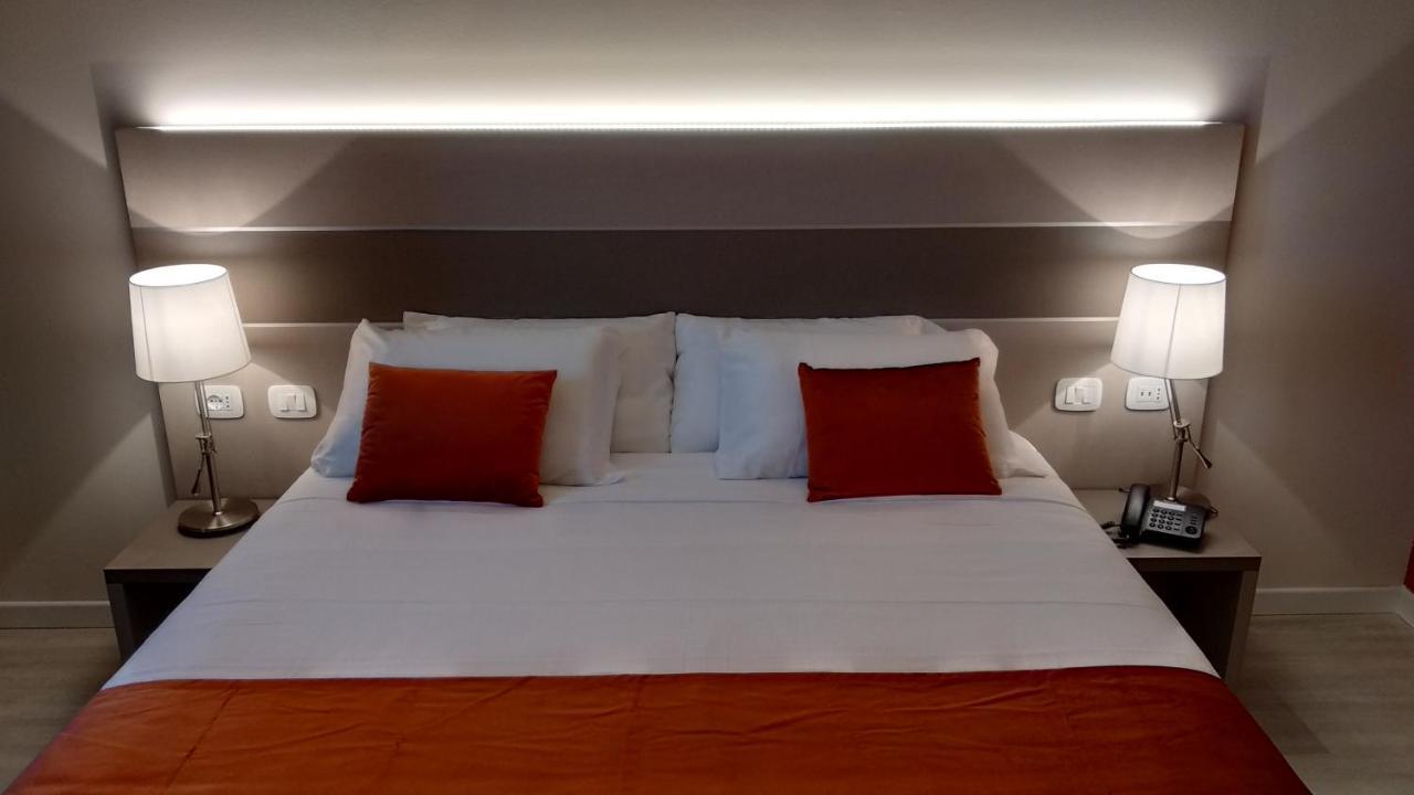 Hotel Glis San Mauro Torinese Bagian luar foto