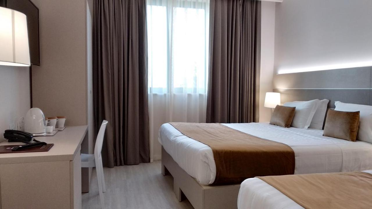 Hotel Glis San Mauro Torinese Bagian luar foto