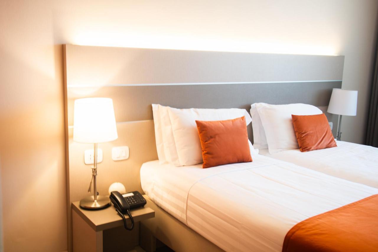 Hotel Glis San Mauro Torinese Bagian luar foto