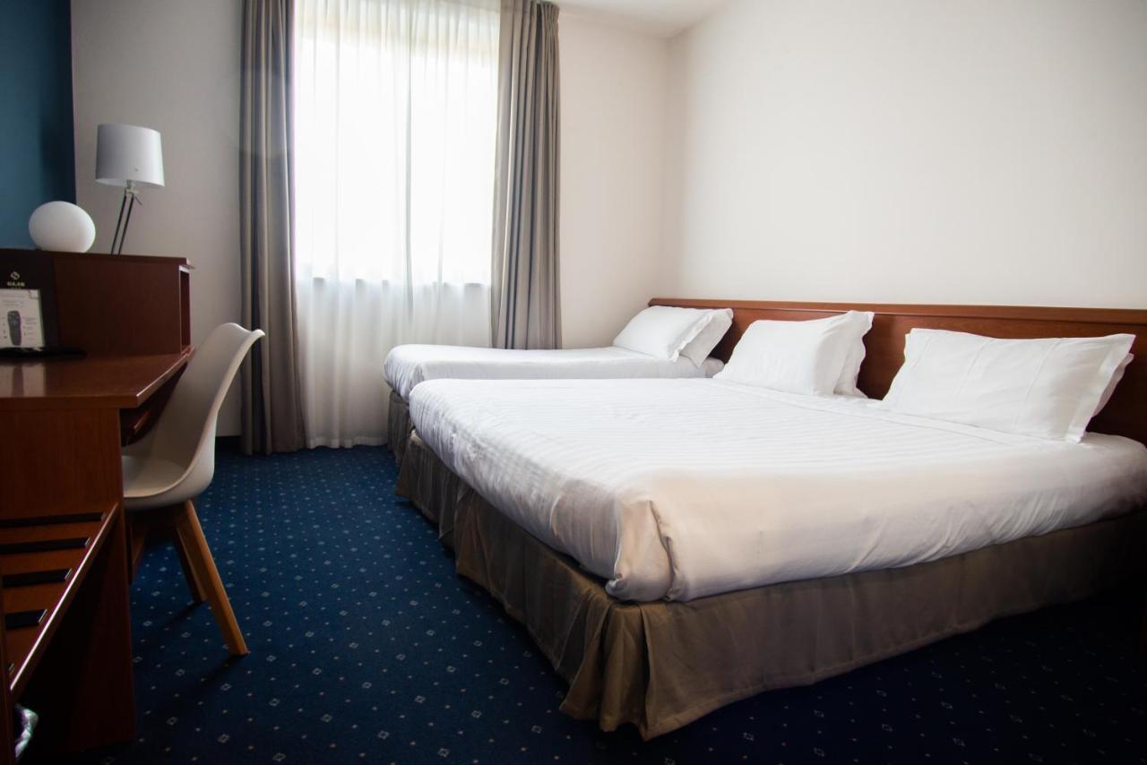 Hotel Glis San Mauro Torinese Bagian luar foto