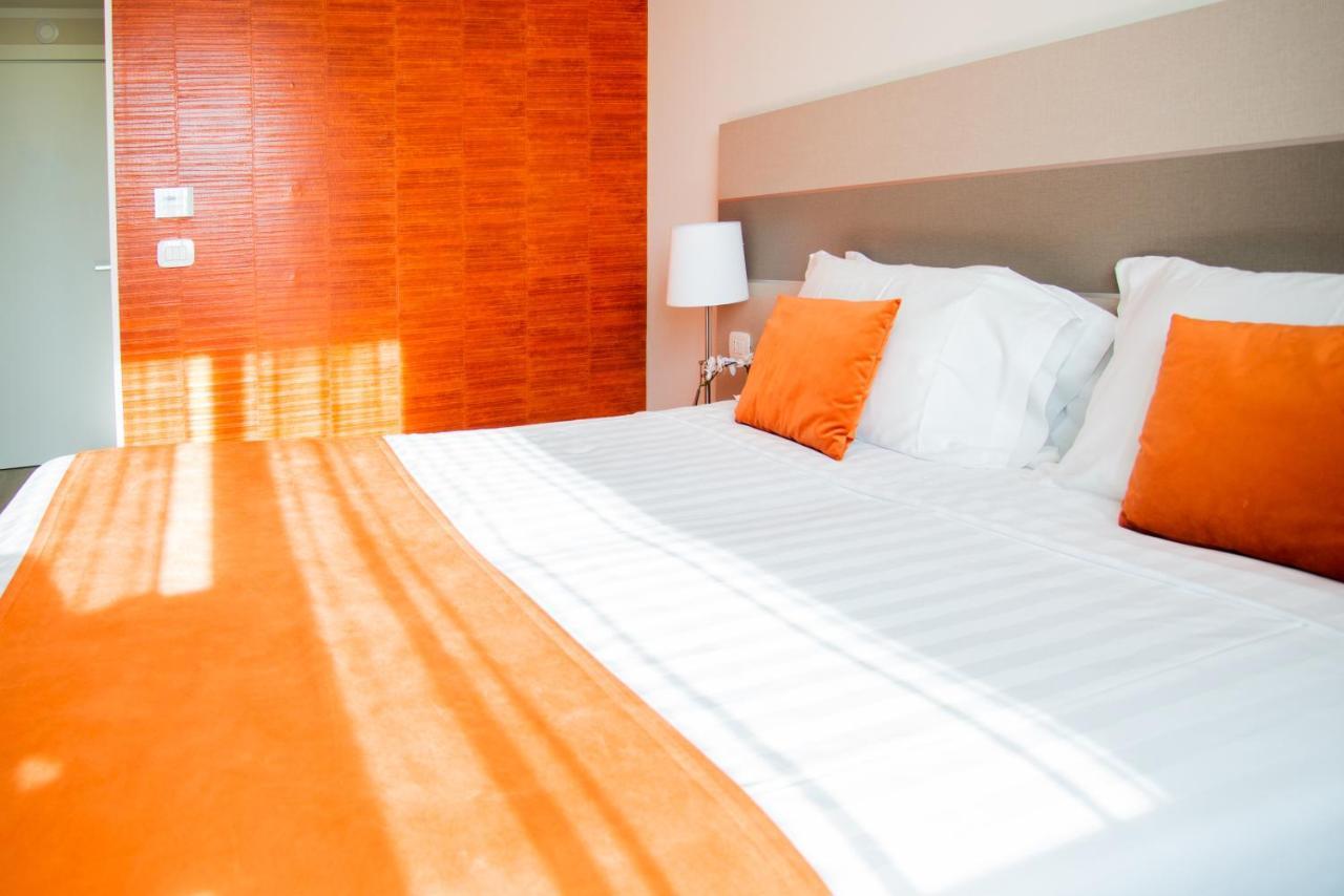 Hotel Glis San Mauro Torinese Bagian luar foto